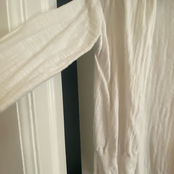 Pure DKNY off white sweater. Size S/P. 100% cotton. Machine washable. - Picture 4 of 7